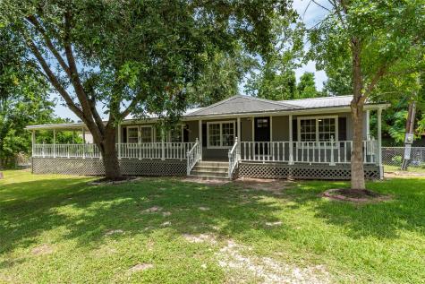 213 Red Haven Drive Highlands TX 77562