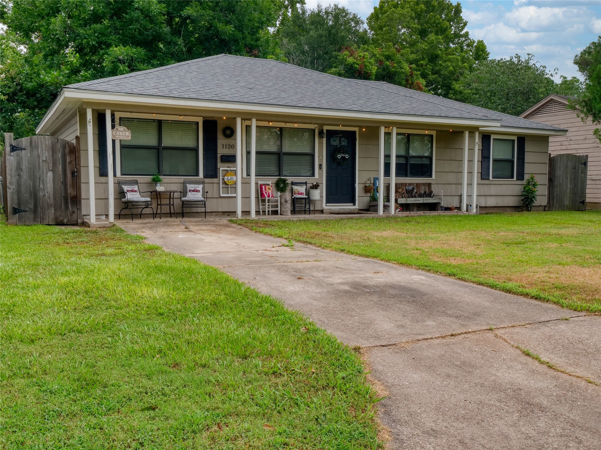 1120 Woodbine Drive West Columbia TX 77486