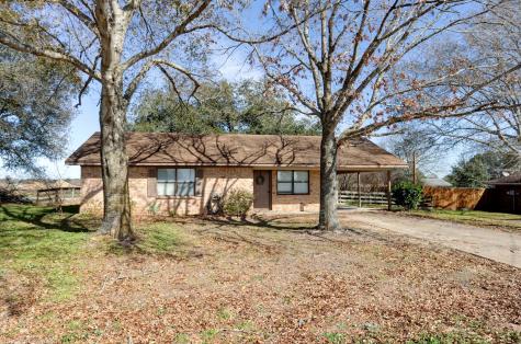 840 W Hacienda Road Bellville TX 77418