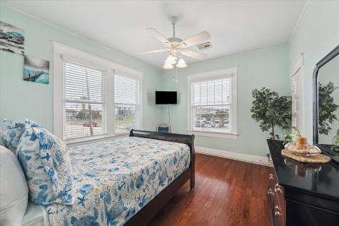 2211 28th Street Galveston TX 77550