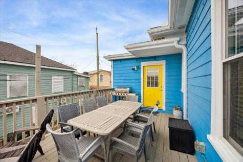 2211 28th Street Galveston TX 77550