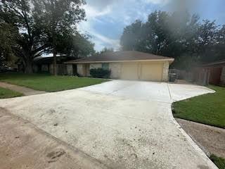 1609 Live Oak Hollow Street Pearland TX 77581