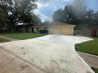 1609 Live Oak Hollow Street Pearland TX 77581