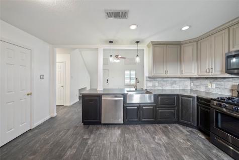 1847 Park Oaks Street Kemah TX 77565