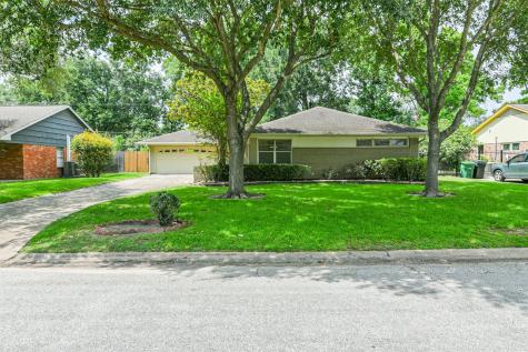 4722 Creekbend Drive Houston TX 77035