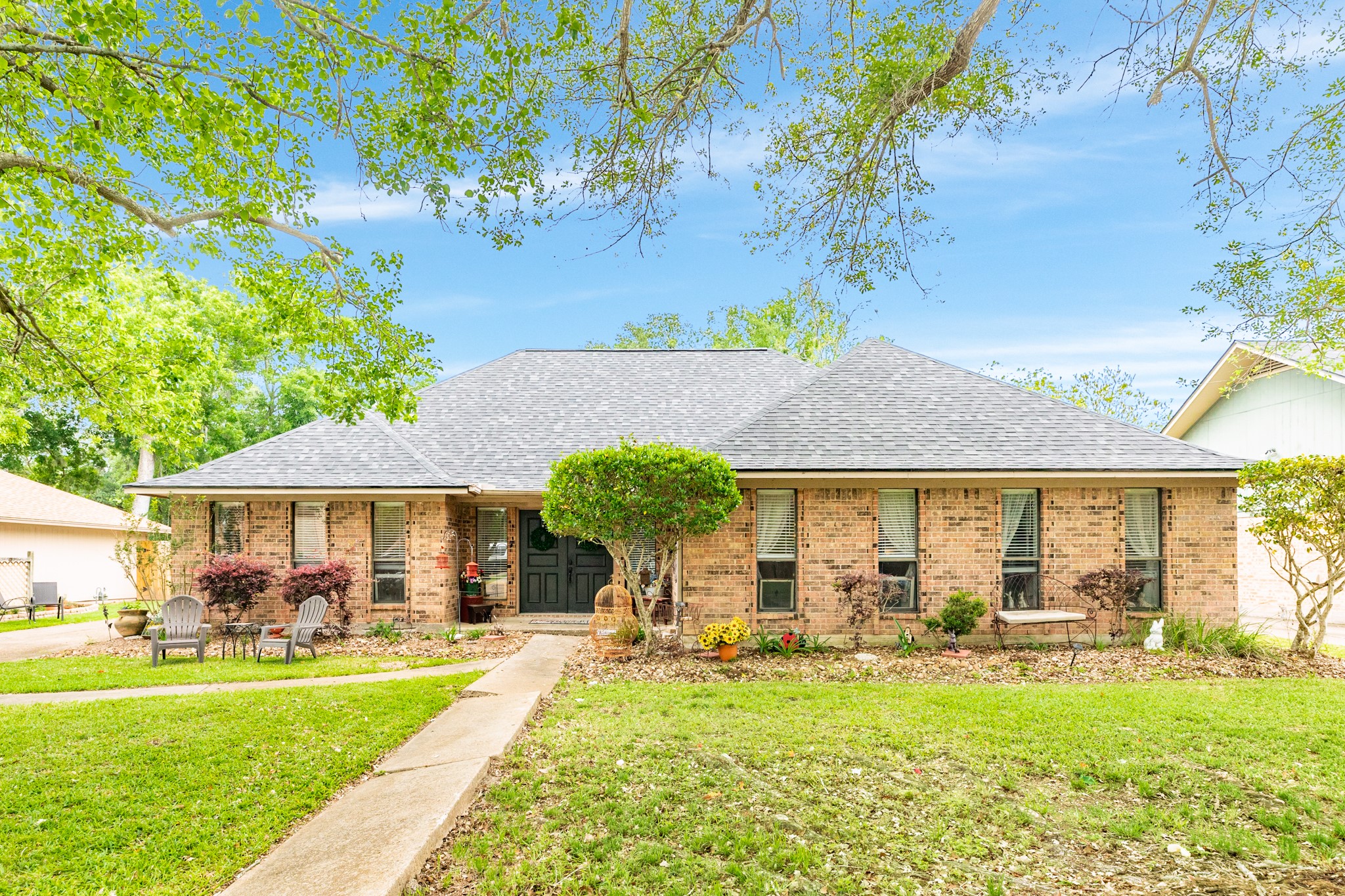 60 Raintree Court Lake Jackson TX 77566