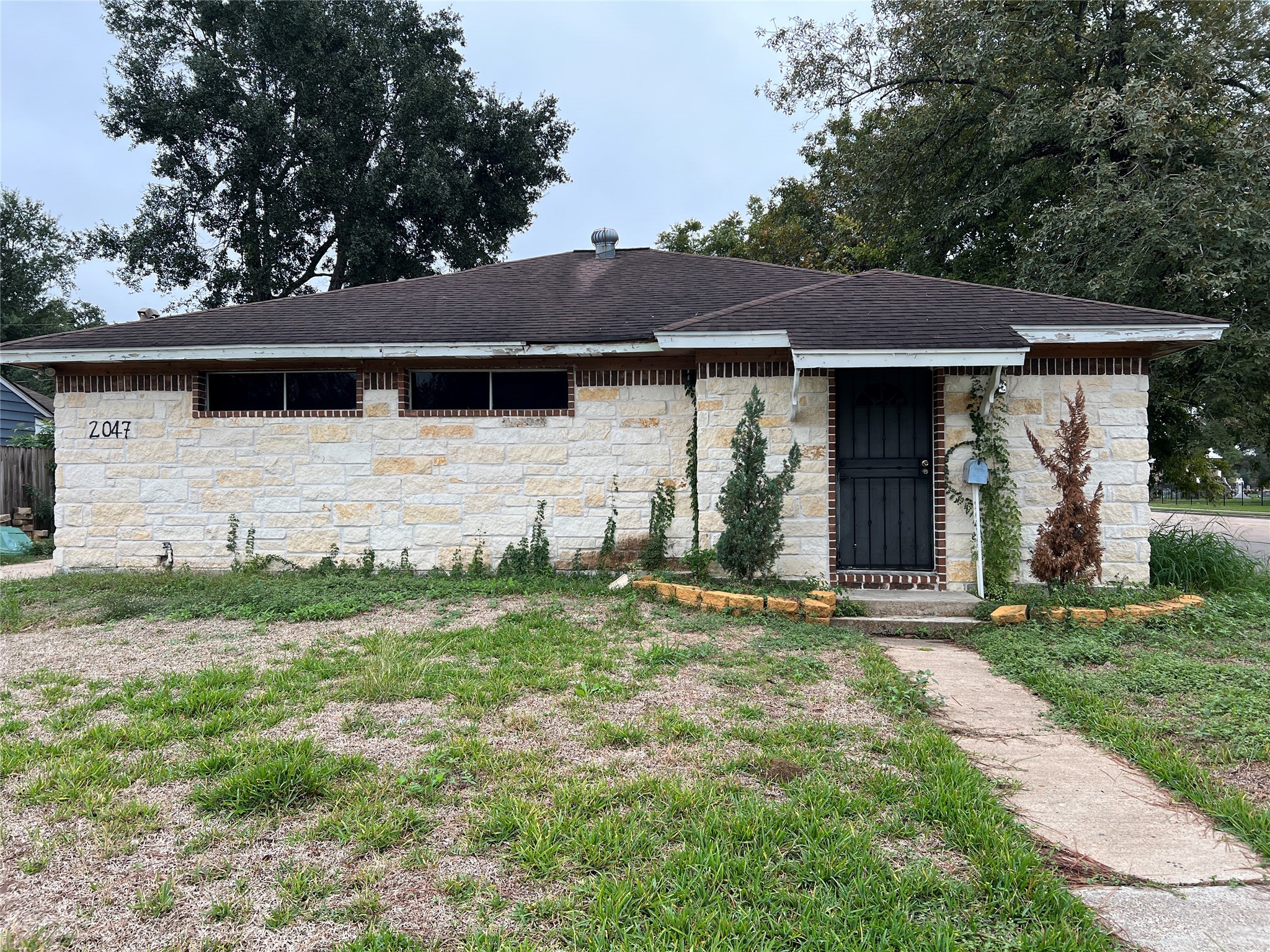 2047 Alta Vista Street Houston TX 77023