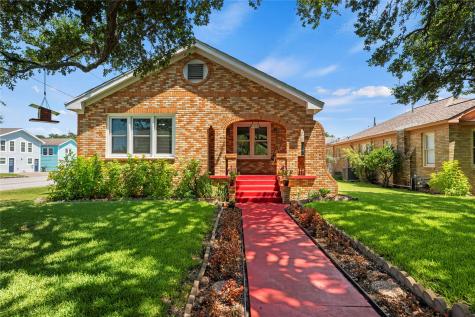 4628 Avenue N 1/2 Galveston TX 77551