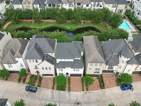 1717 Wrenwood Lakes Houston TX 77043
