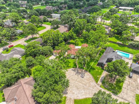 1014 Lynn Circle Friendswood TX 77546