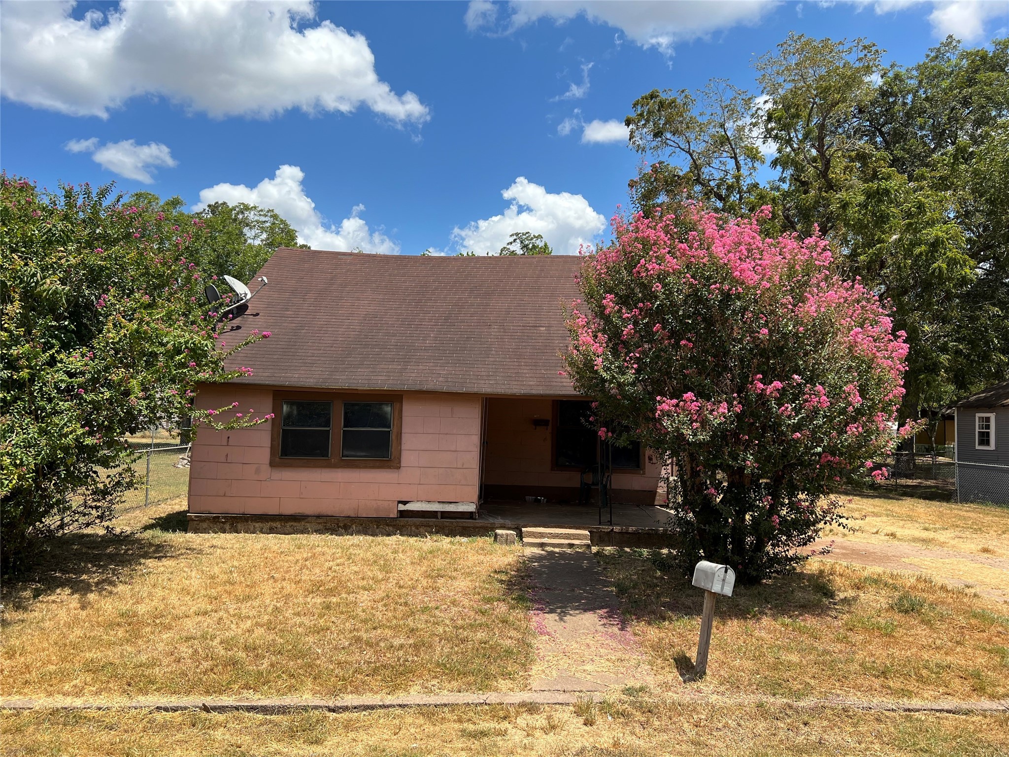 707 Back Street Columbus TX 78934