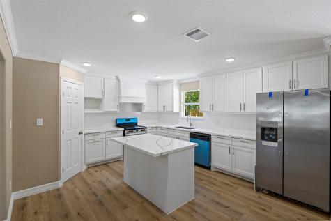 120 Adrilyn Road Cleveland TX 77328