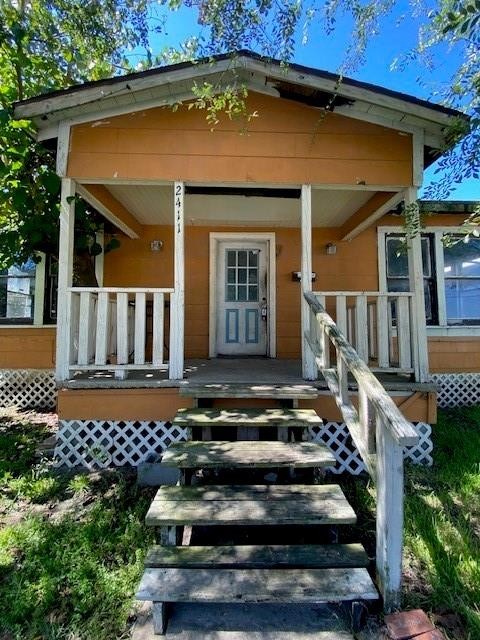 2411 67th Street Galveston TX 77551