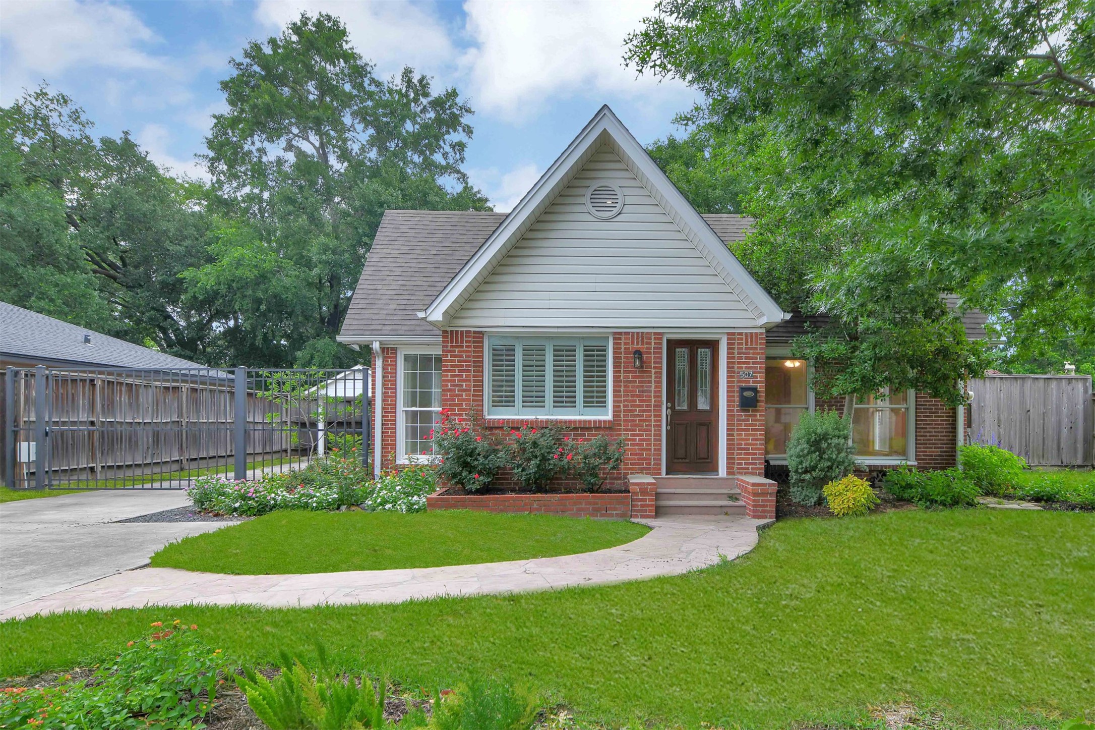 507 Woodard Street Houston TX 77009