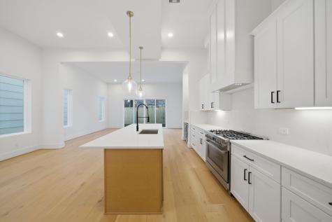 1326 Lawrence Street Houston TX 77008