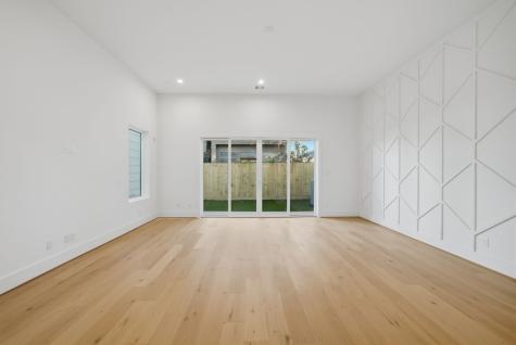 1326 Lawrence Street Houston TX 77008