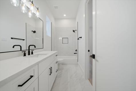 1326 Lawrence Street Houston TX 77008