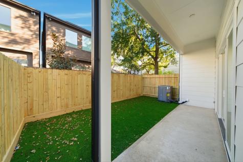 1326 Lawrence Street Houston TX 77008