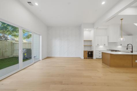 1326 Lawrence Street Houston TX 77008