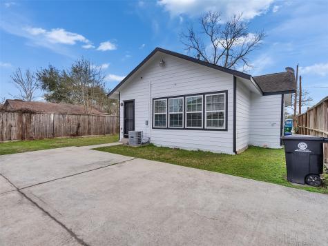 4101 Falls Street Houston TX 77026