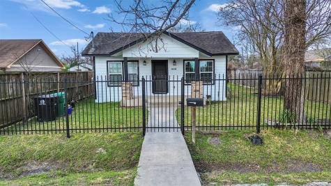 4101 Falls Street Houston TX 77026