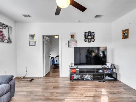 4101 Falls Street Houston TX 77026