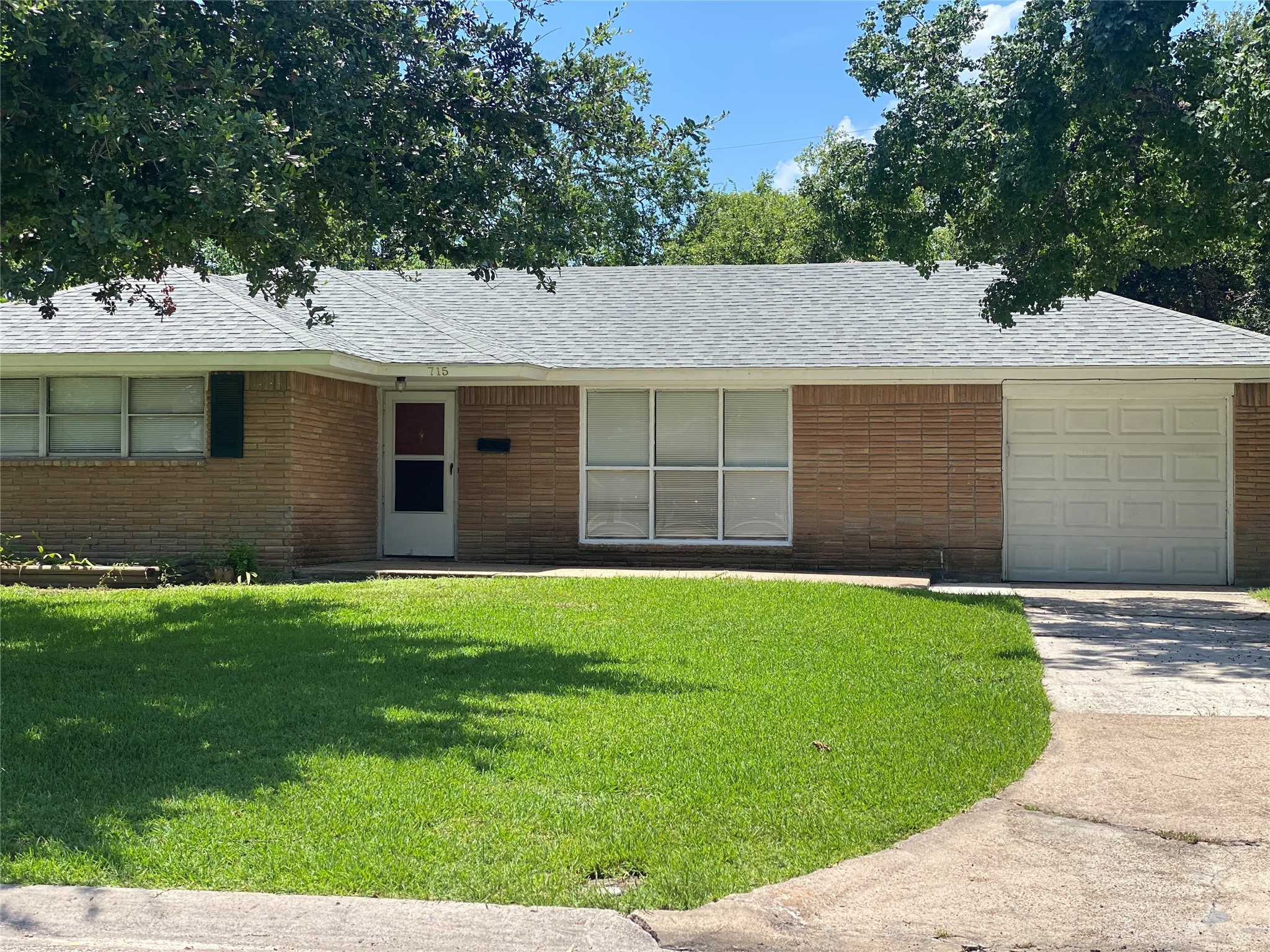 715 Grantham Road Baytown TX 77521