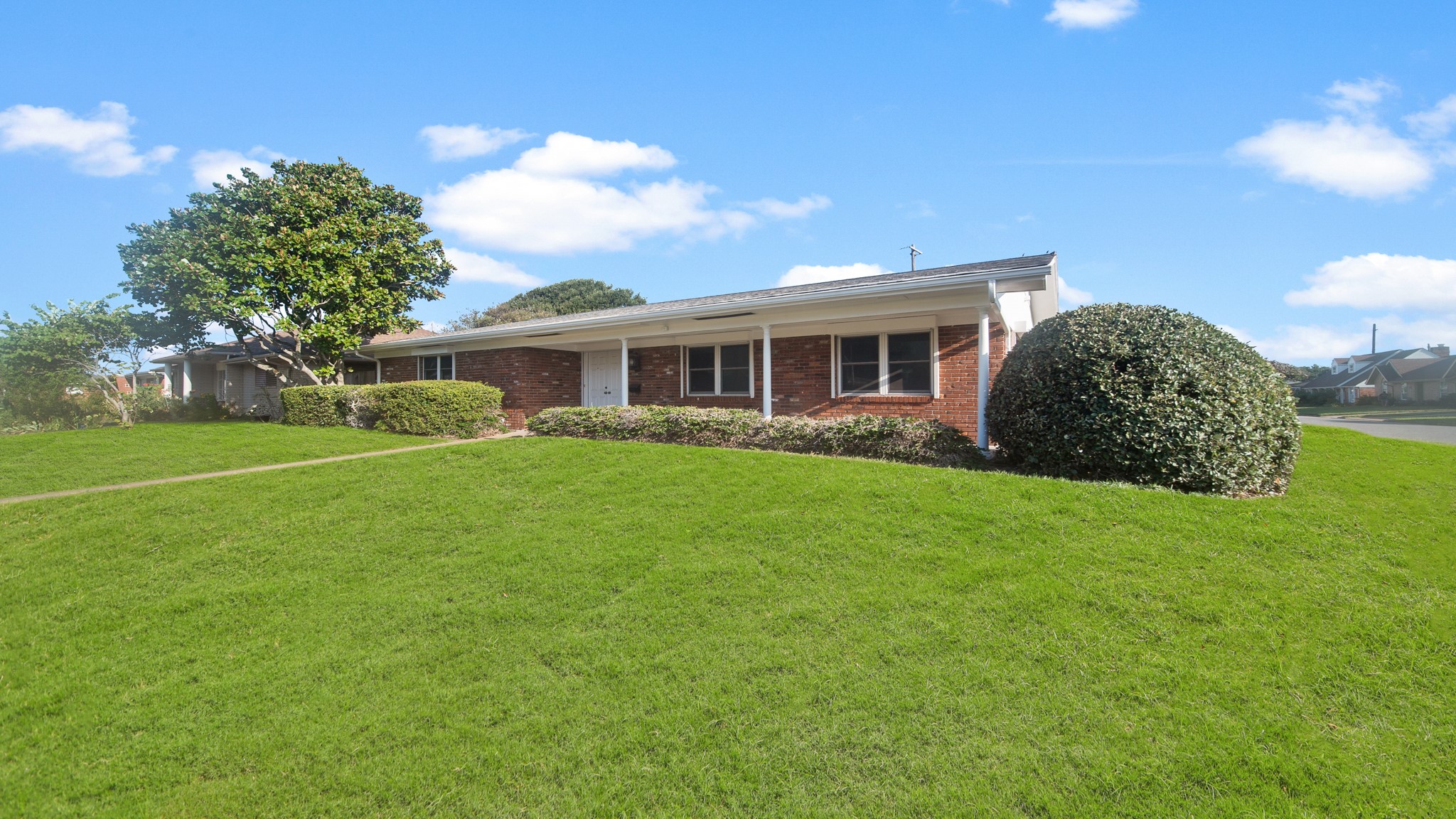 5500 Swan Drive Galveston TX 77551
