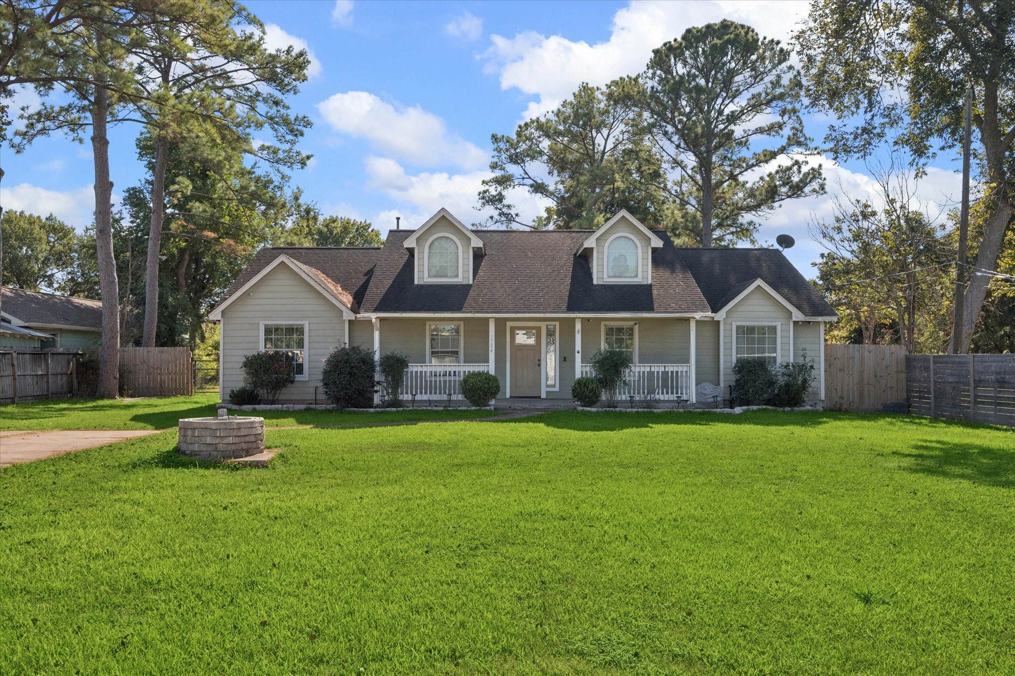 1704 Blake Avenue Pasadena TX 77502