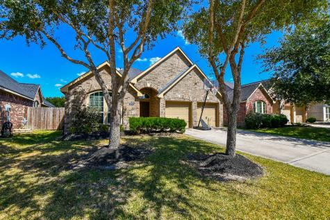 2822 Whispering Creek Fresno TX 77545
