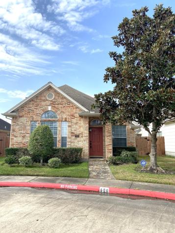 606 Brad Court Webster TX 77598