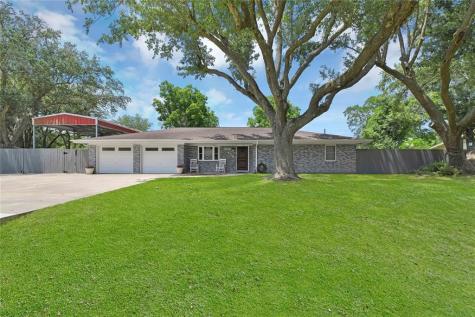 618 Meadowcroft Lane Winnie TX 77665