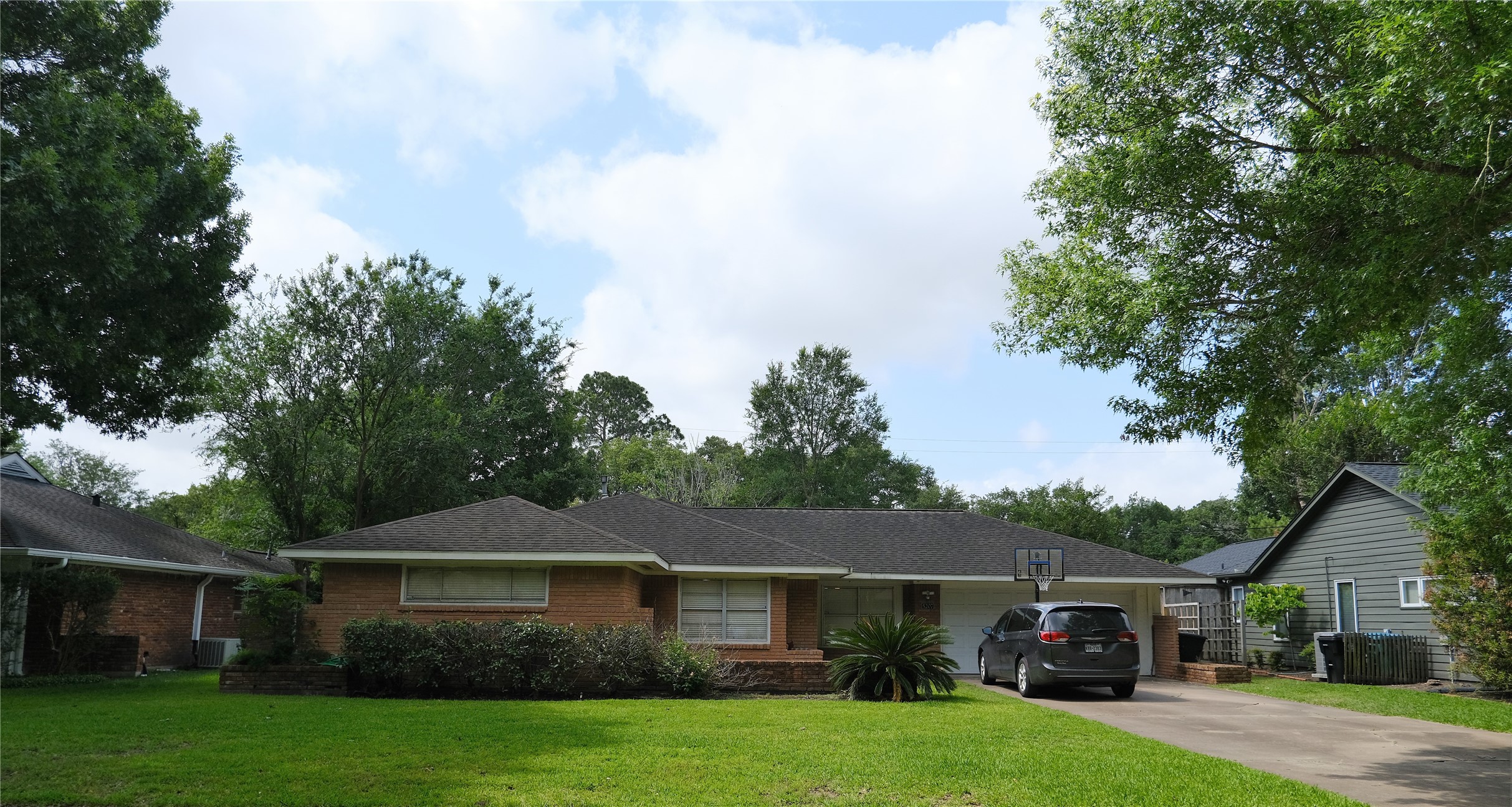 5207 Grape Street Houston TX 77096