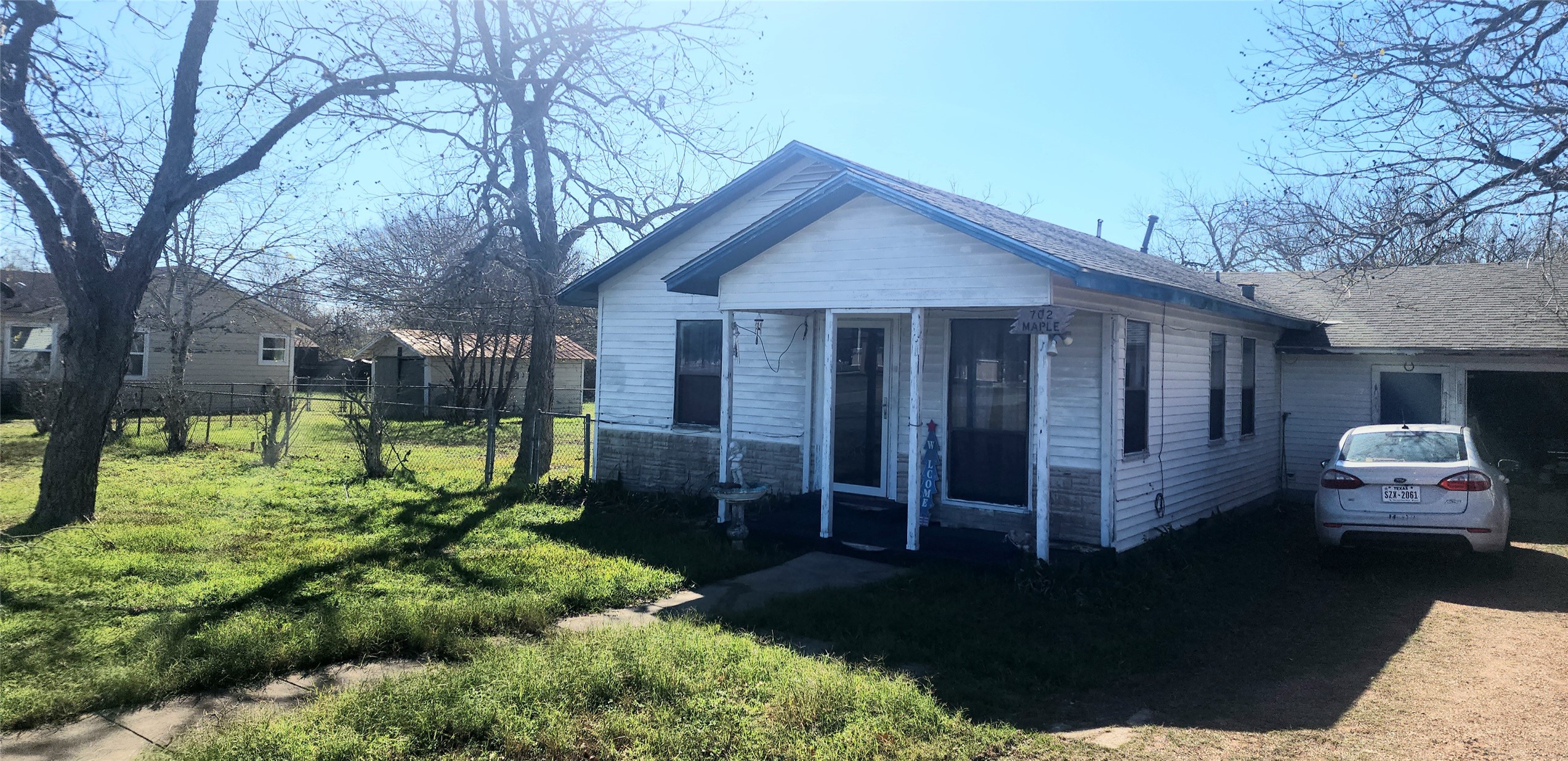 702 Maple Street Yoakum TX 77995