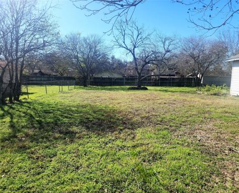 702 Maple Street Yoakum TX 77995
