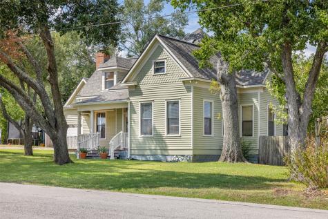 222 N Harris Street Bellville TX 77418