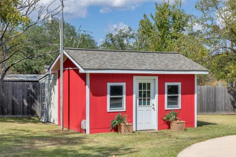 222 N Harris Street Bellville TX 77418
