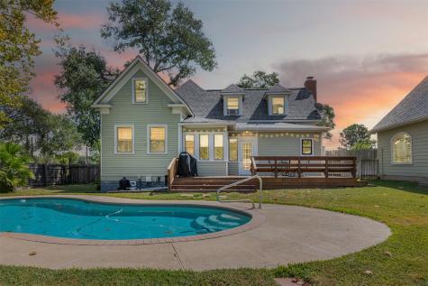 222 N Harris Street Bellville TX 77418