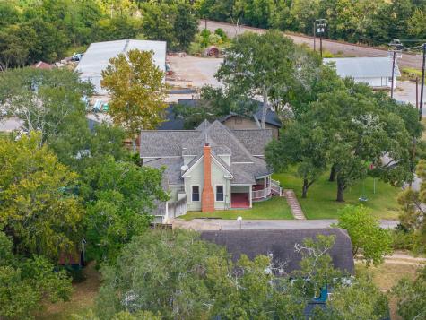 222 N Harris Street Bellville TX 77418