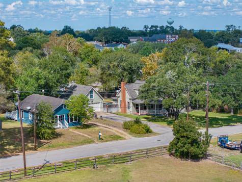 222 N Harris Street Bellville TX 77418