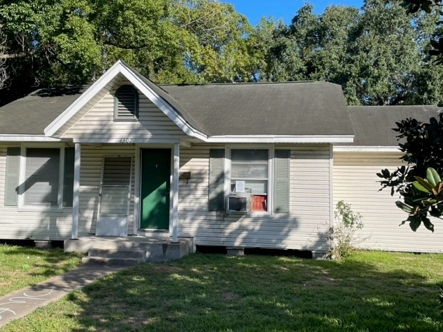 1302 W Adoue Street Alvin TX 77511