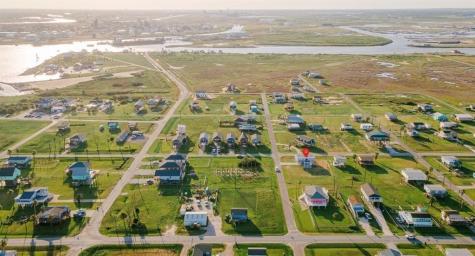 1019 Treaty Drive Surfside Beach TX 77541