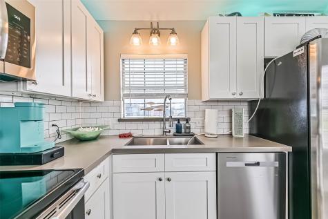 4126 Reeves Drive Galveston TX 77554