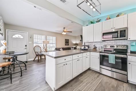 4126 Reeves Drive Galveston TX 77554