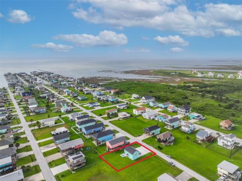4126 Reeves Drive Galveston TX 77554
