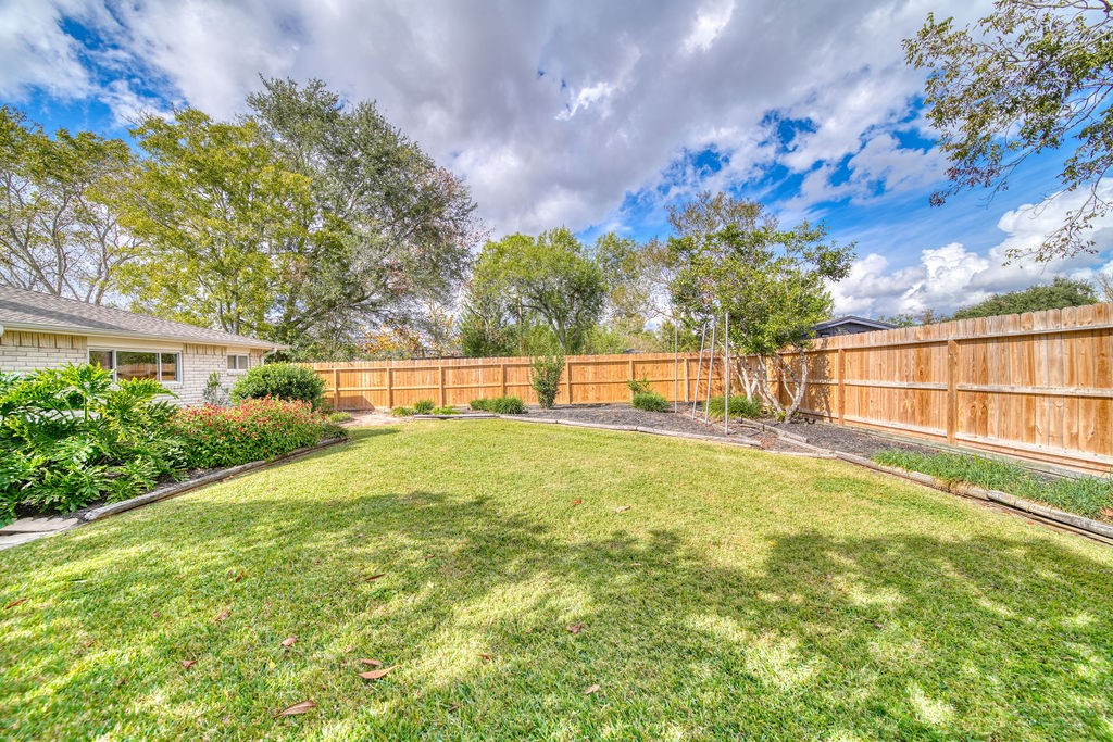 16327 Blackhawk Boulevard Friendswood TX 77546
