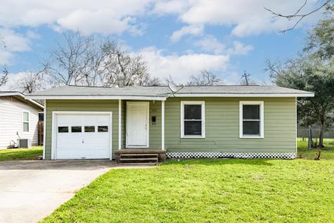522 Elm Street Lake Jackson TX 77566