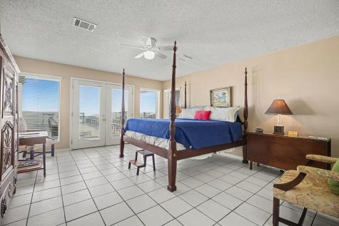 503 Bay Avenue Kemah TX 77565