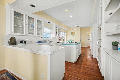 503 Bay Avenue Kemah TX 77565