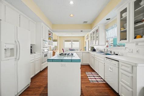 503 Bay Avenue Kemah TX 77565
